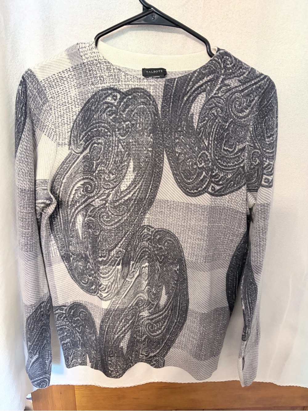 Talbots 100% Cashmere Gray & White Paisley-Print Long Sleeve Sweater